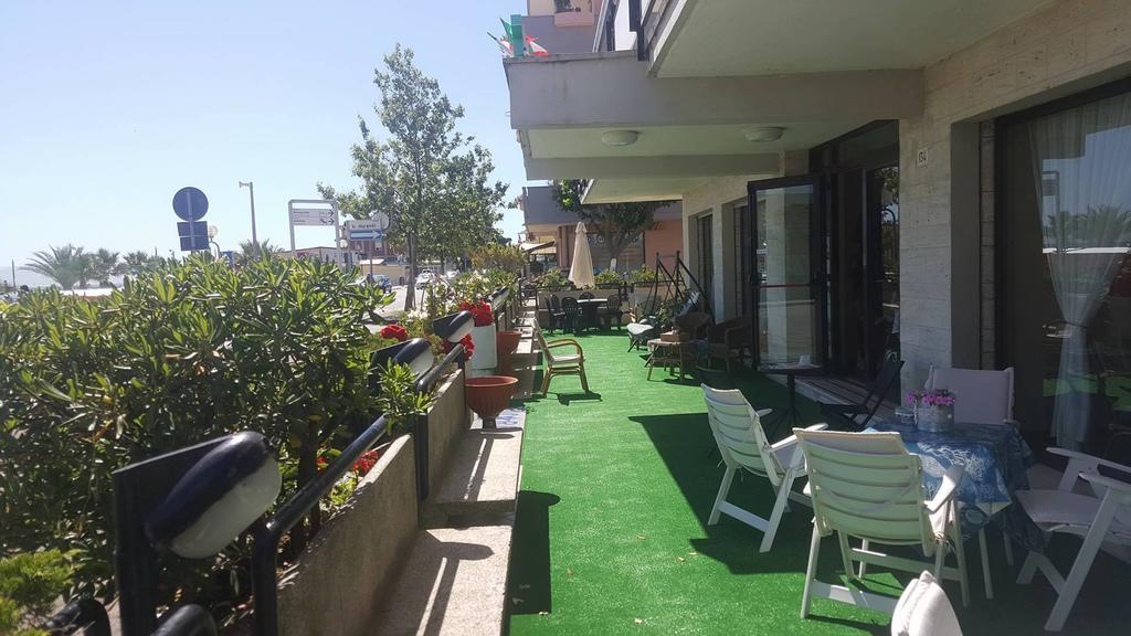 Hotel Brenta Viserbella di Rimini Dış mekan fotoğraf