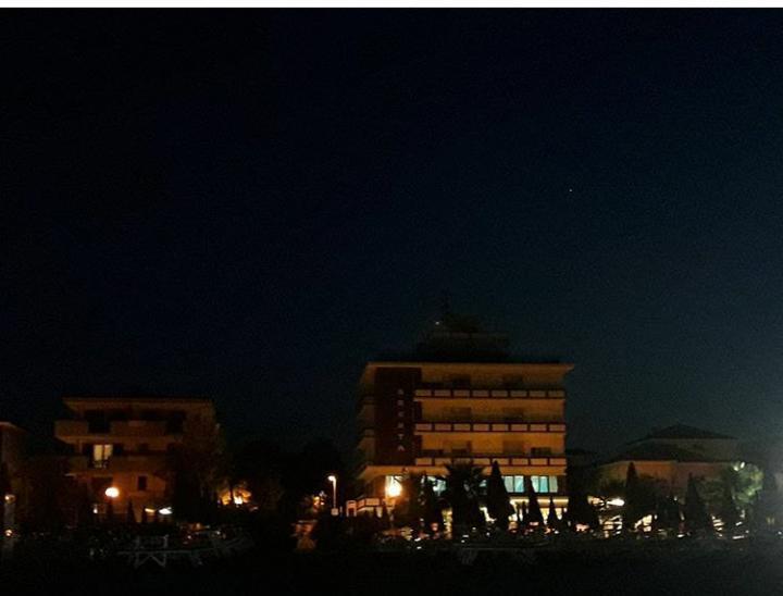 Hotel Brenta Viserbella di Rimini Dış mekan fotoğraf