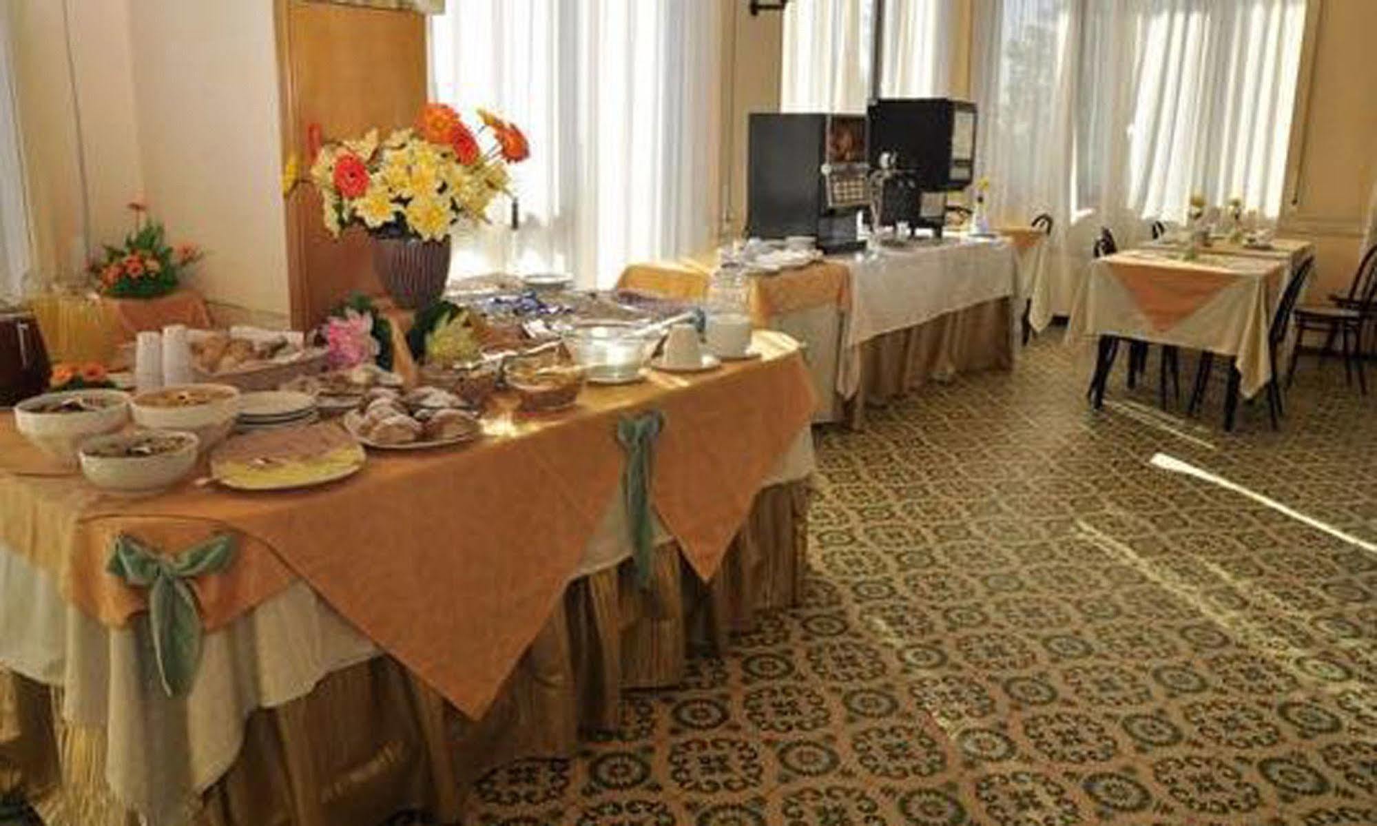 Hotel Brenta Viserbella di Rimini Dış mekan fotoğraf